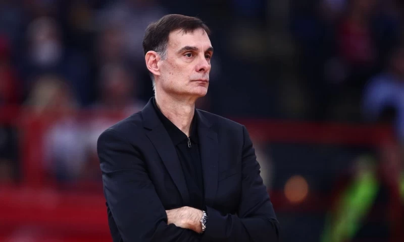 Η δύσκολη διπλή απόφαση Μπαρτζώκα