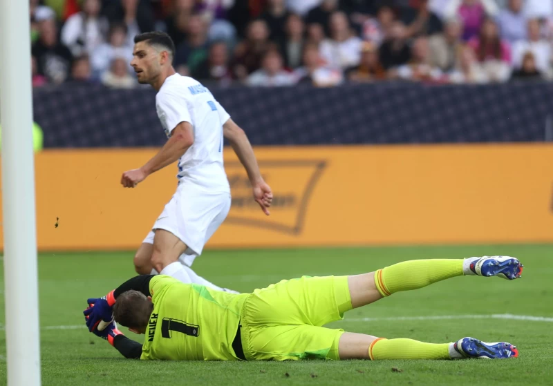 Γερμανία-Ελλάδα 2-1: Λύγισε στο φινάλε η Εθνική [vid]