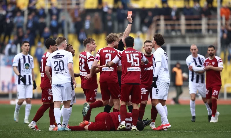 Ηρακλής - AEΛ 2-2: Ισόπαλο το ντέρμπι με ένταση και φωνές!