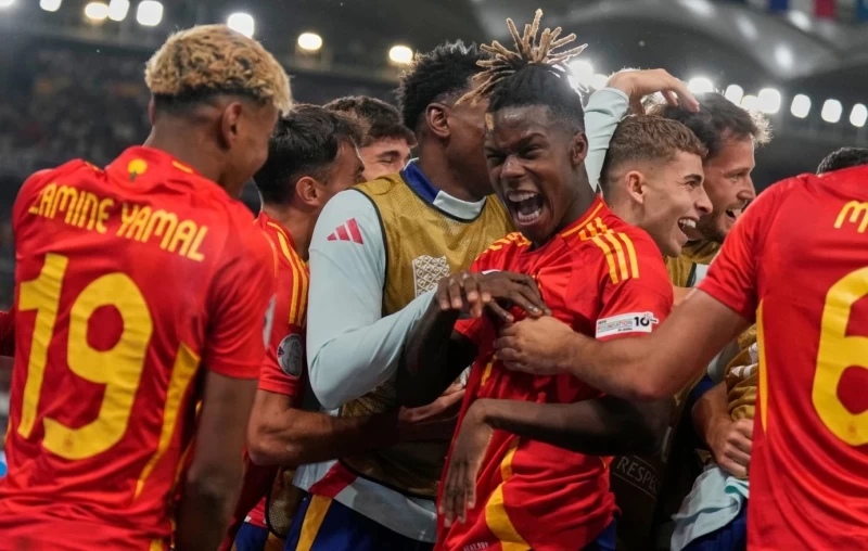 Ισπανία - Γαλλία 5-4: Πρόκριση θρίλερ με... total football