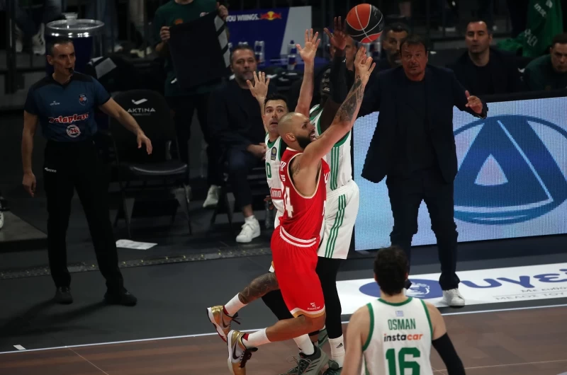 Παναθηναϊκός - Ολυμπιακός 88-99: Θρυλικό break σε βραδιά-θρίλερ