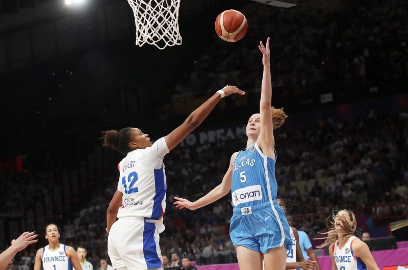 Γαλλία - Ελλάδα 92-56: Βαριά ήττα, τελικός με Τουρκία
