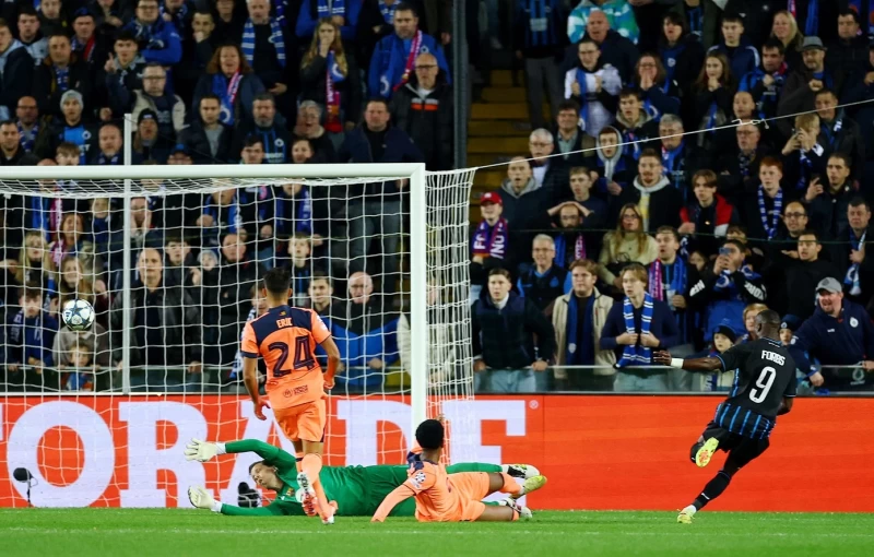 Champions League: Χορταστικό 3-3 στο Βέλγιο – Η Μπριζ «δάγκωσε» τη Μπάρτσα!