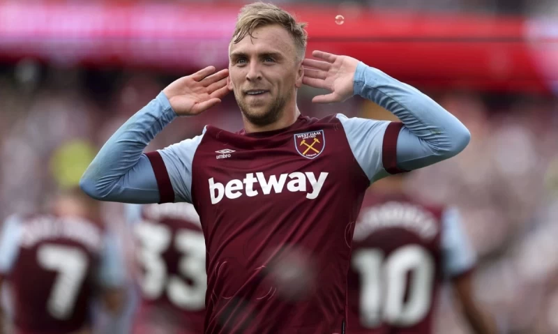 Πρέμιερ Λιγκ: Συνεχίζεται το «σφυροκόπημα» για τη Λίβερπουλ