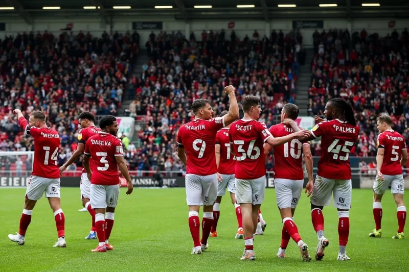 Με Μπρίστολ Σίτι και Γκρίμσμπι