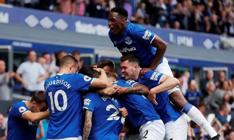 Με την δύναμη της έδρας!