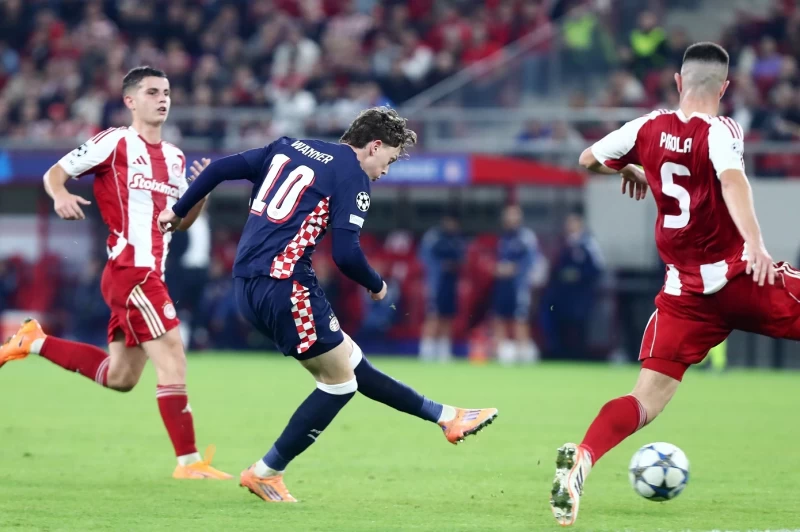 Ολυμπιακός - Αϊντχόφεν 1-1: Άδικη ισοπαλία στο φινάλε