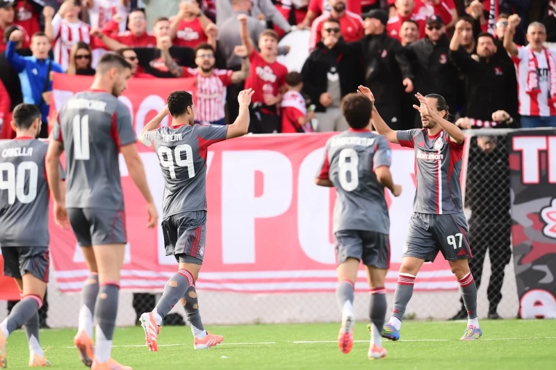 Ελλάς Σύρου - Ολυμπιακός 2-5: Γιαζίτζι σε κέφια, 3 στα 3 οι Ερυθρόλευκοι