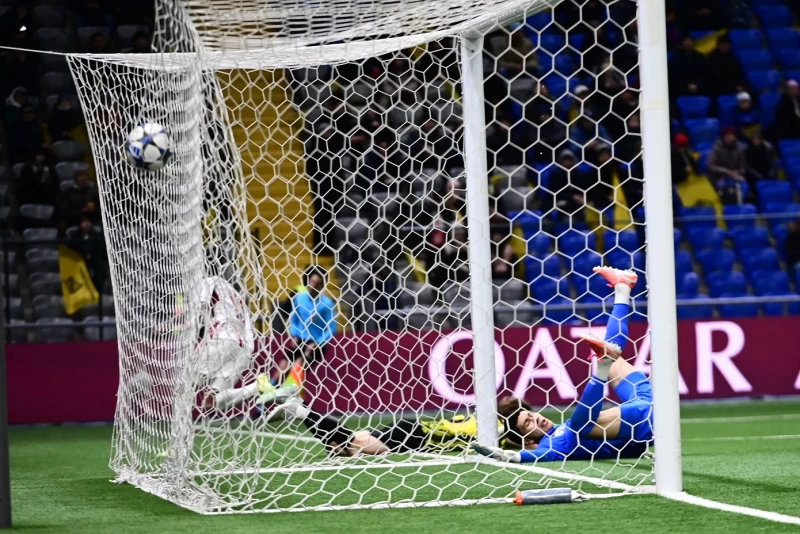 Καϊράτ - Ολυμπιακός 0-1: Έσπασε τον πάγο, φουλ για τα νοκάουτ!