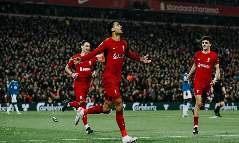 Σάββατο με διπλά!