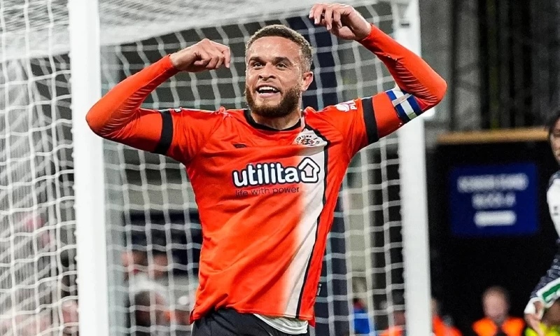 Με φόρα η Λούτον