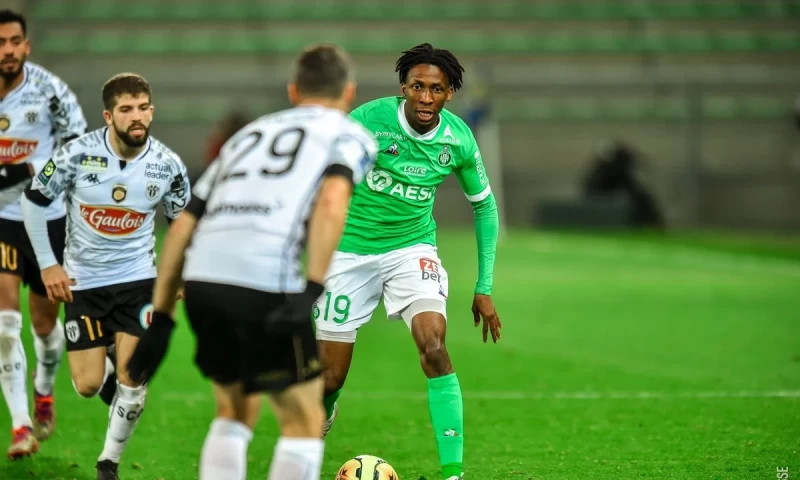 Προκαλεί το διπλό της Ανζέ