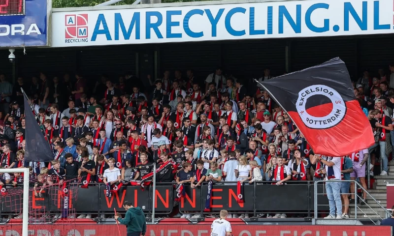 Mε Εξέλσιορ στο” εξάποντο”!