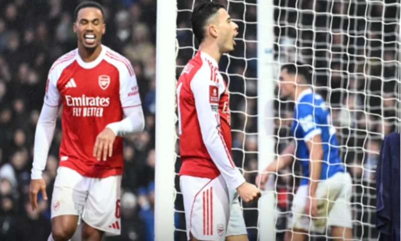 Εύκολη πρόκριση για την Άρσεναλ