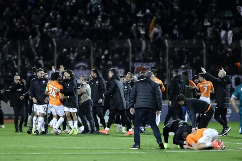 Λεβαδειακός - ΟΦΗ 0-1: Δέκα «λιοντάρια» έγραψαν ξανά Ιστορία!