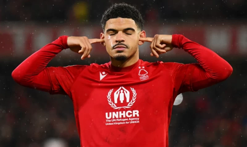 Πρέμιερ Λιγκ: Κερδίζουν Βίλα και Φόρεστ