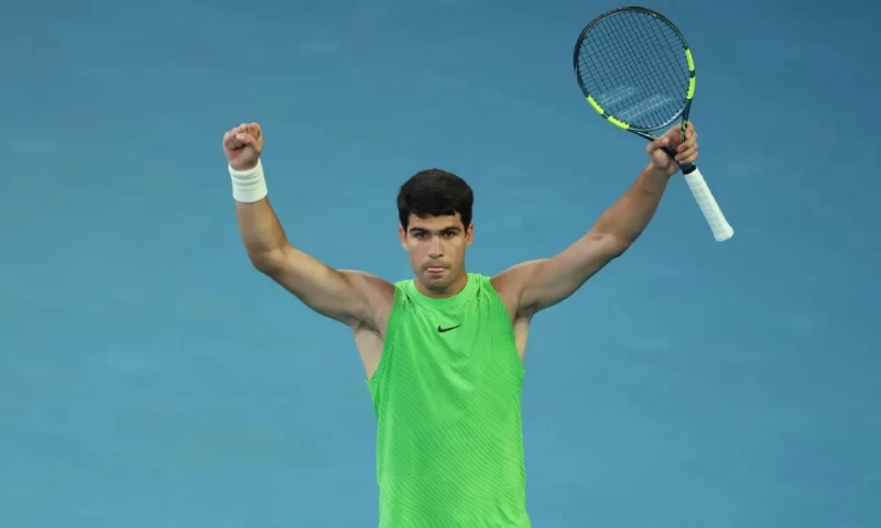 O Αλκαράθ νίκησε με ανατροπή τον Τζόκοβιτς και κατέκτησε για πρώτη φορά το Australian Open